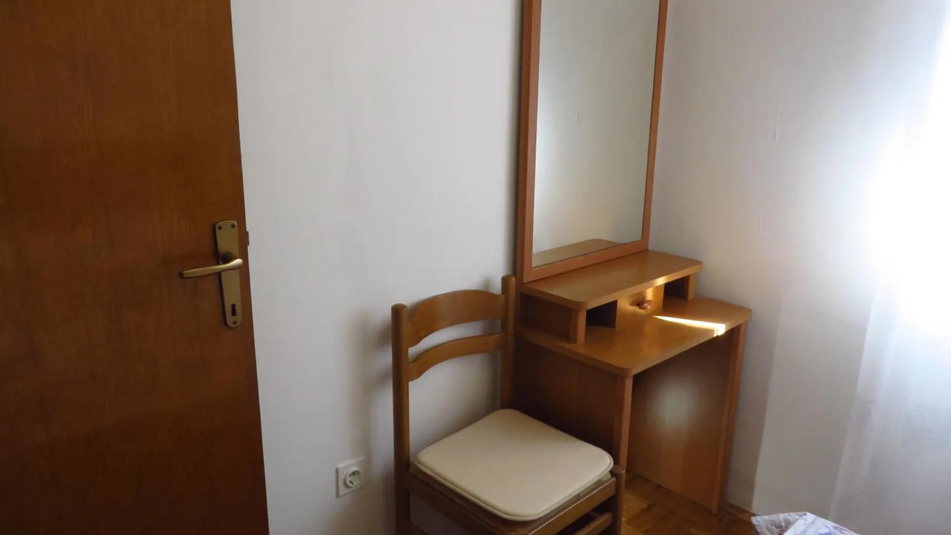 Soline Beach Apartments ビオグラード・ナ・モル
