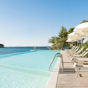 Отель Crvena Luka, Биоград-на-Мору